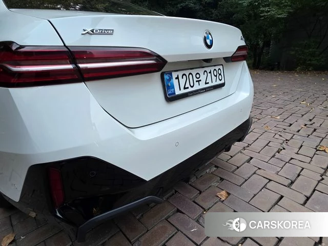 BMW 5 Series (G60) 2024 Белый из Кореи, фото 6