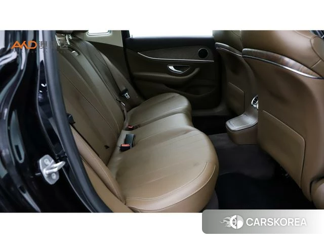 Mercedes-Benz E-Class 2022 Черный из Китая, фото 3
