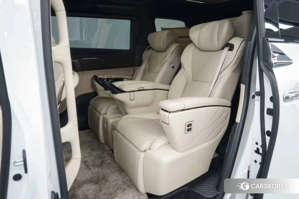 Toyota Vellfire 2023 Белый из Китая, фото 5