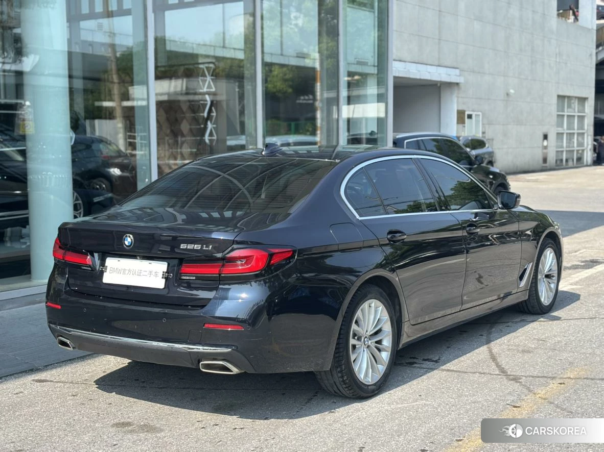 BMW 5 series 2021 Черный из Китая, фото 3