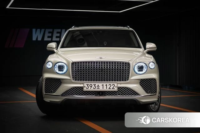 Bentley Bentayga 2025 Жемчужный цвет из Кореи, фото 3