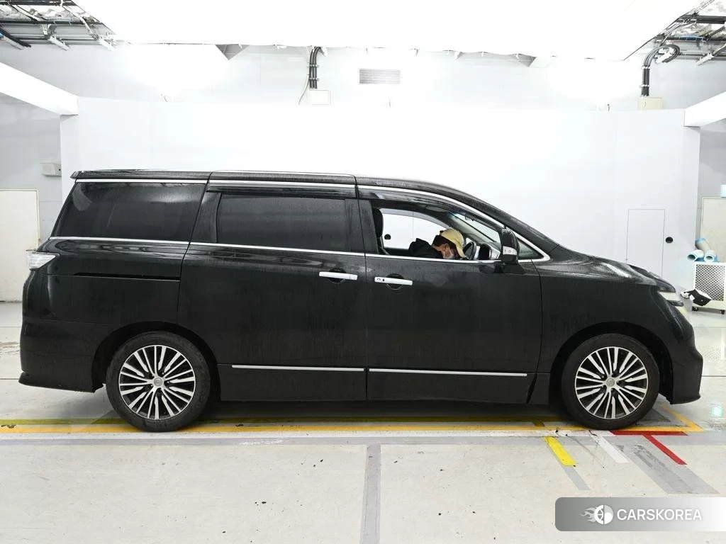 Nissan Elgrand 2018 из Японии, фото 3