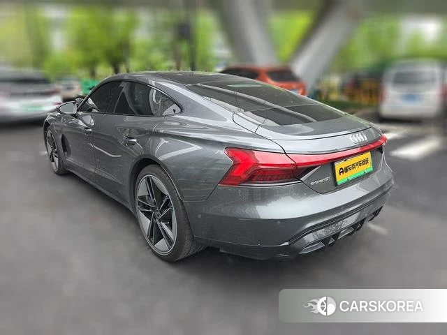 Audi e-tron 2024 Темно-серый из Китая, фото 3