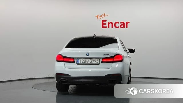 BMW 5 Series (G30) id 4991952 из Кореи 23
