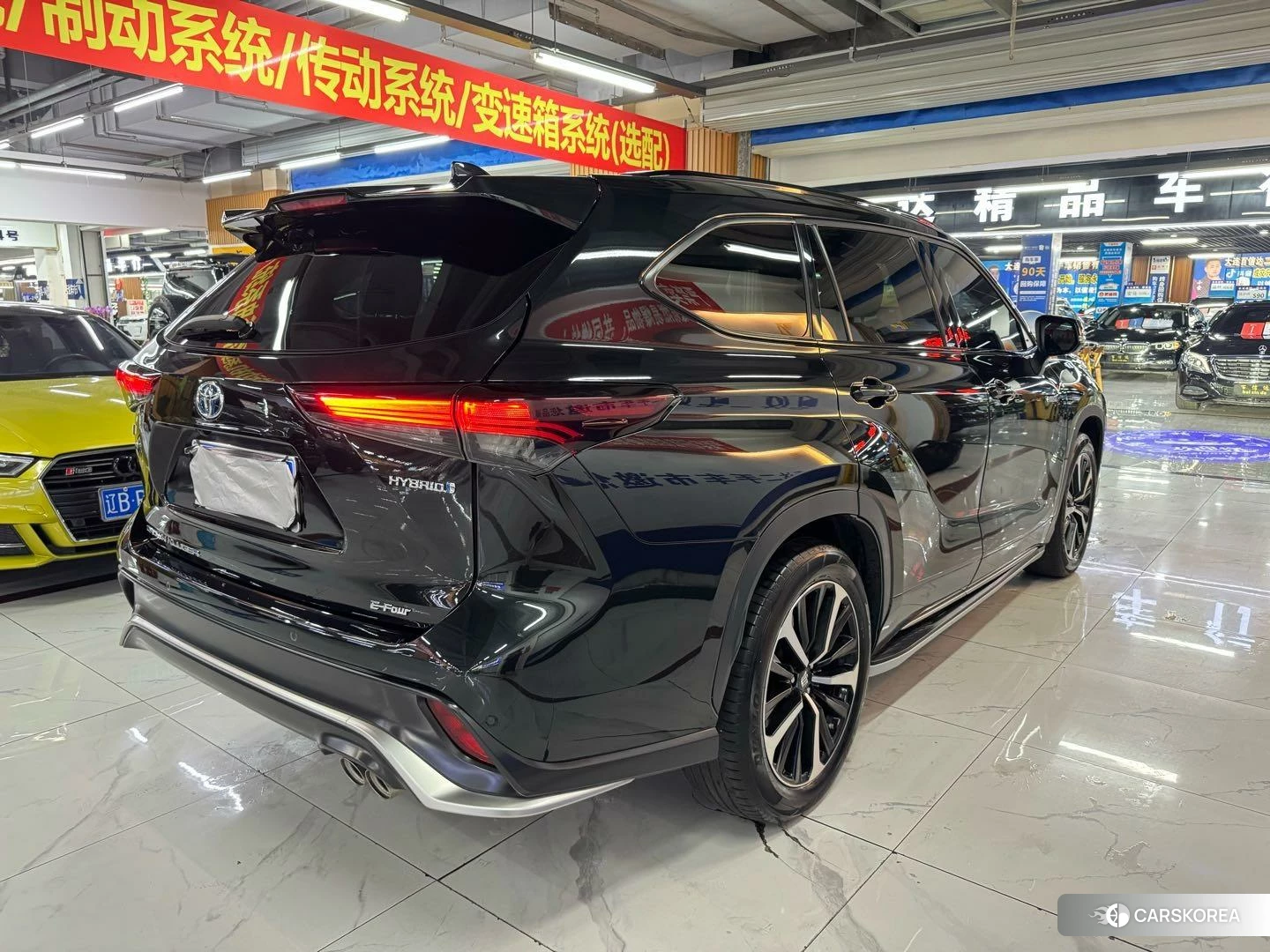 Toyota Crown 2023 Черный из Китая, фото 3