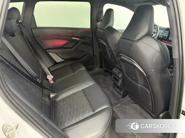 Audi Q6L 2025 Белый из Китая, фото 3