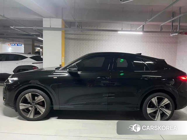 Audi Q5 (80A) 2025 Черный из Кореи, фото 3