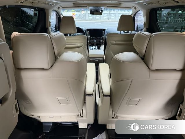 Toyota Alphard 2022 Черный из Китая, фото 5