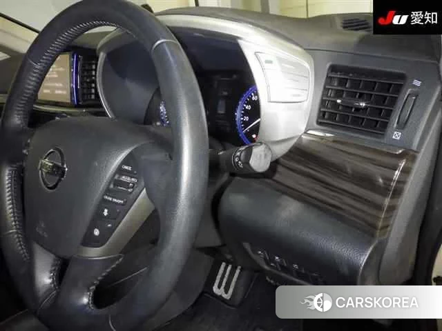 Nissan Elgrand 2019 из Японии, фото 3