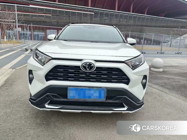 Toyota RAV4 2021 Белый из Китая, фото 3