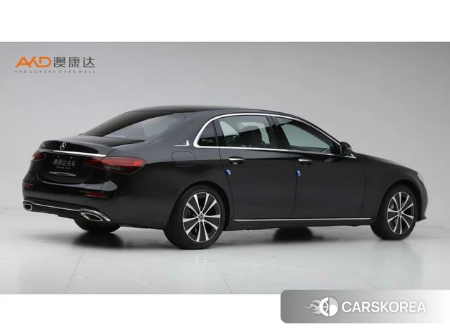 Mercedes-Benz E-Class 2023 Черный из Китая, фото 3