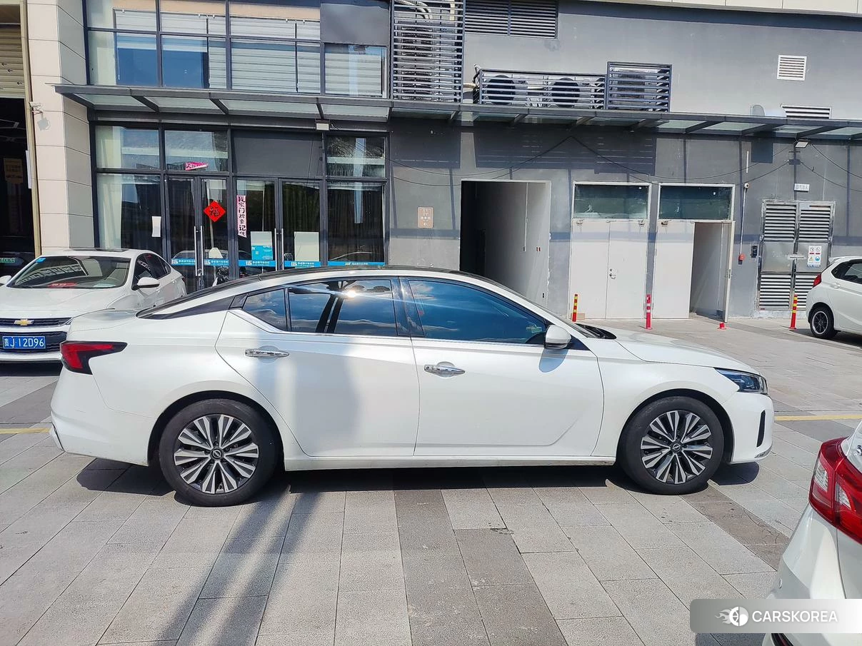 Nissan Altima 2022 Белый из Китая, фото 3