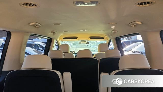 Hyundai Staria 2023 Белый из Кореи, фото 5