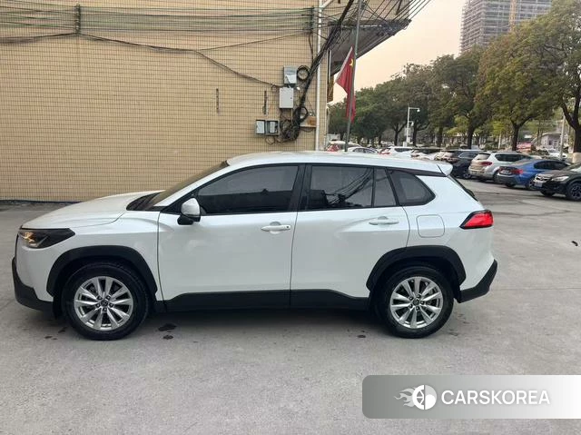 Toyota Corolla 2023 Белый из Китая, фото 3
