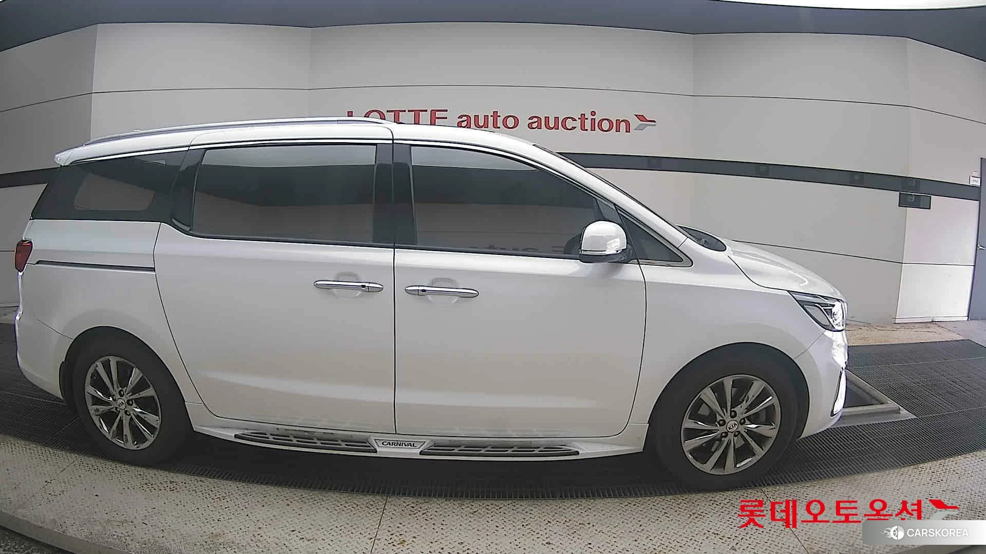 Kia Carnival id 4984654 из Кореи 23