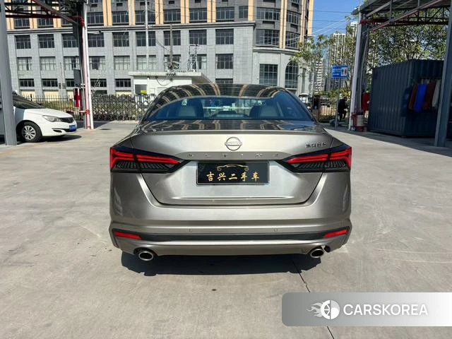 Nissan Altima 2023 Шампань из Китая, фото 3
