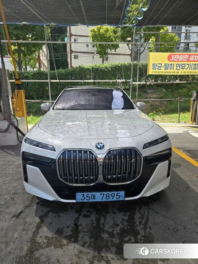 BMW i7 (G70) 2026 Белый из Кореи, фото 3