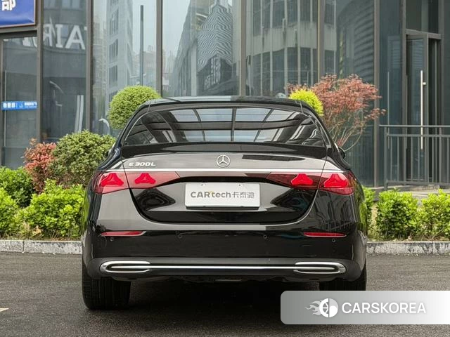 Mercedes-Benz E-Class 2024 Черный из Китая, фото 4