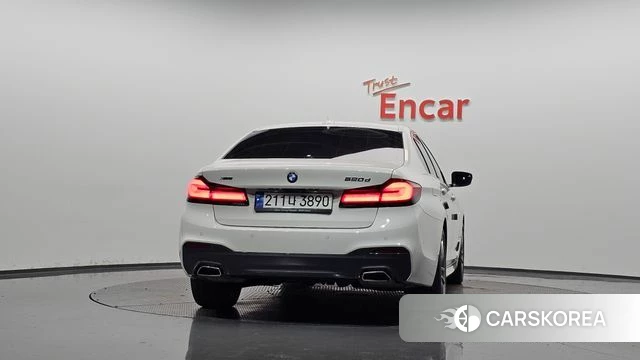 BMW 5 Series (G30) id 4988553 из Кореи 23