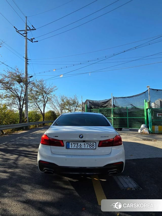 BMW 5 Series (G30) 2018 Белый из Кореи, фото 5