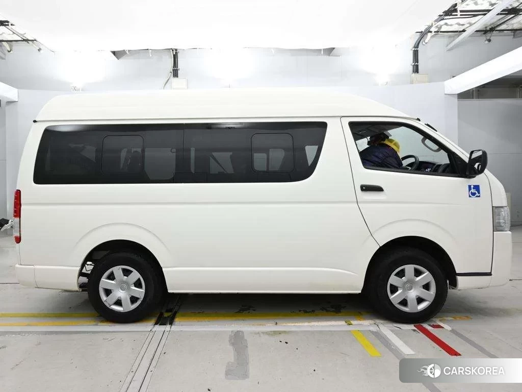 Toyota HiAce Van 2021 из Японии, фото 3