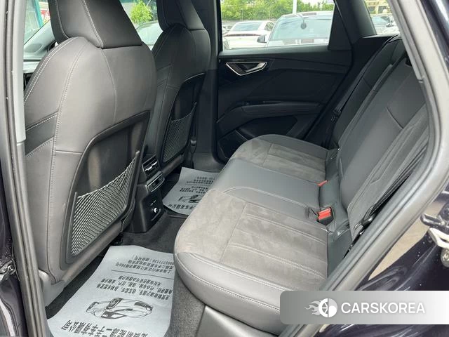 Audi Q4 2023 Синий из Китая, фото 3