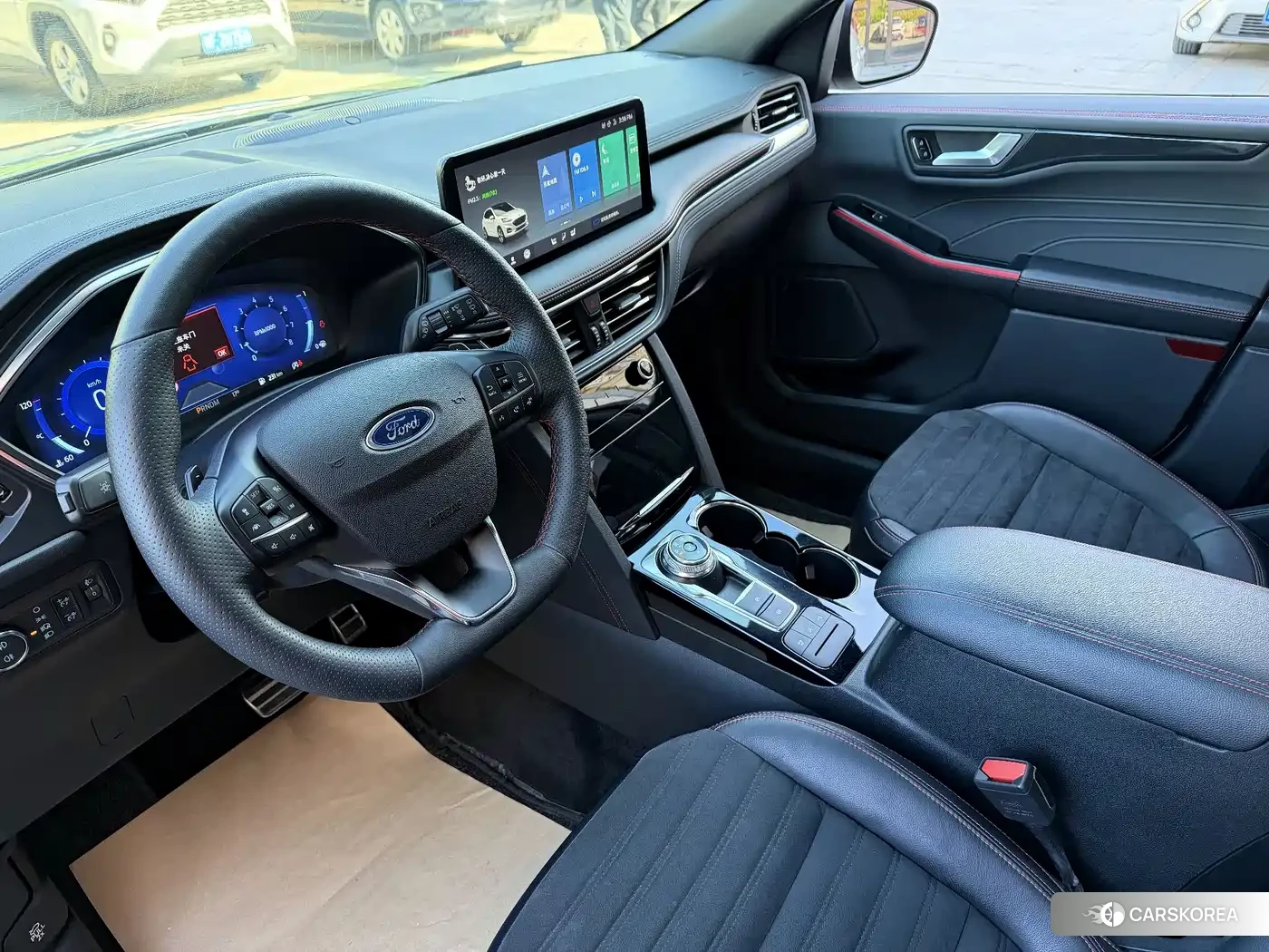 Ford Escape 2023 Silver/gray из Китая, фото 6