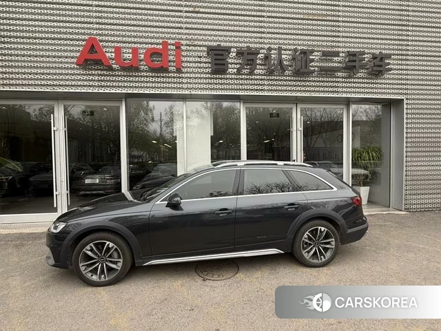Audi A4L 2021 Темно-серый из Китая, фото 3
