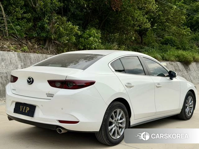 Mazda 3 2024 Белый из Китая, фото 3