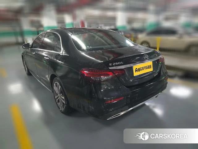 Mercedes-Benz E-Class 2023 Черный из Китая, фото 3