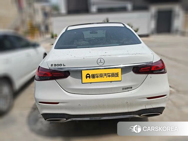 Mercedes-Benz E-Class 2021 Белый из Китая, фото 3