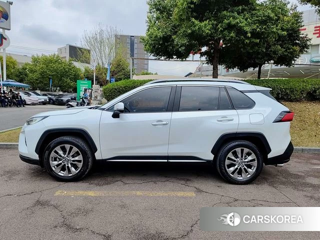 Toyota Wildlander 2023 Белый из Китая, фото 3