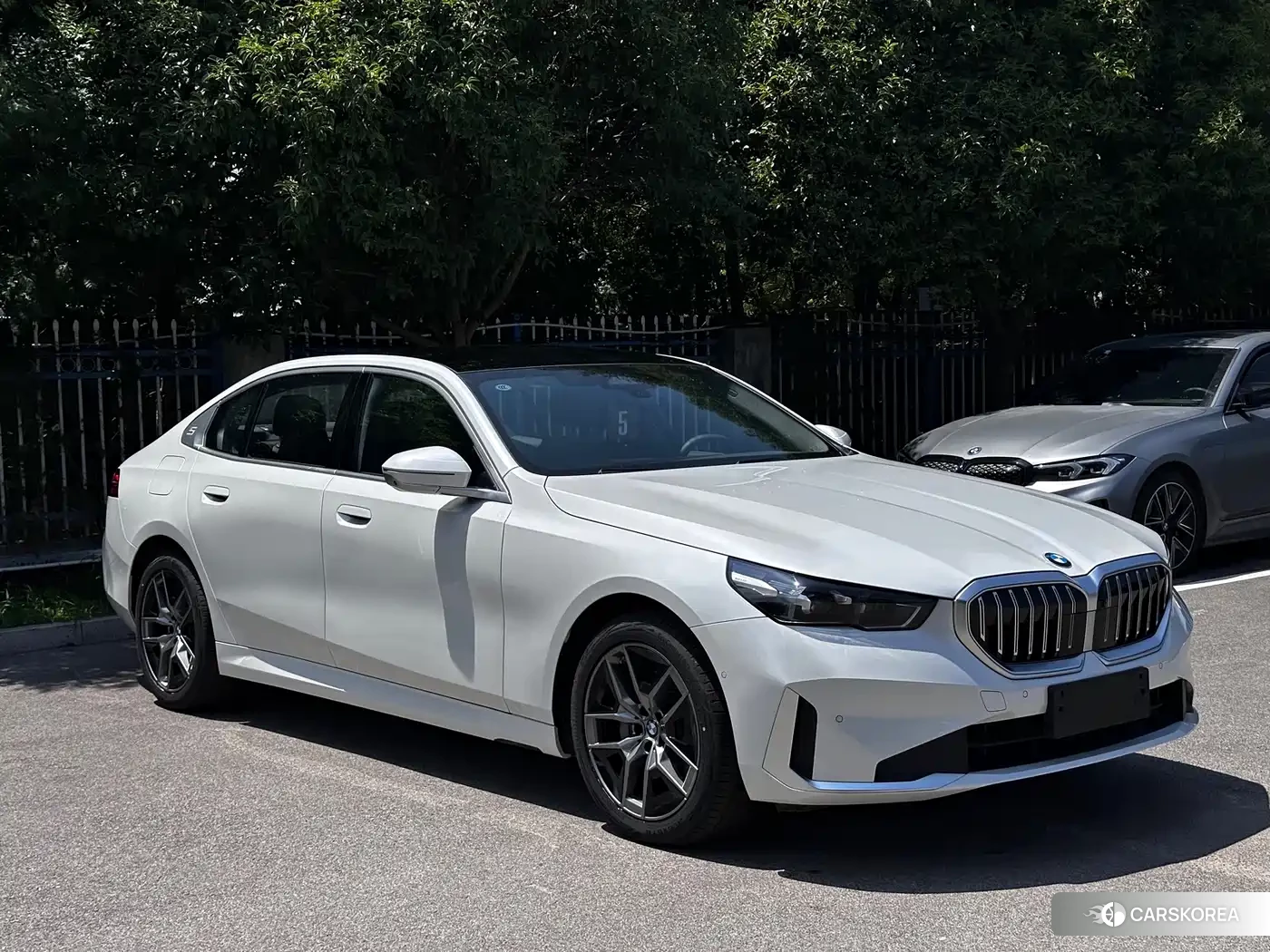BMW 5 series 2025 Белый из Китая, фото 3