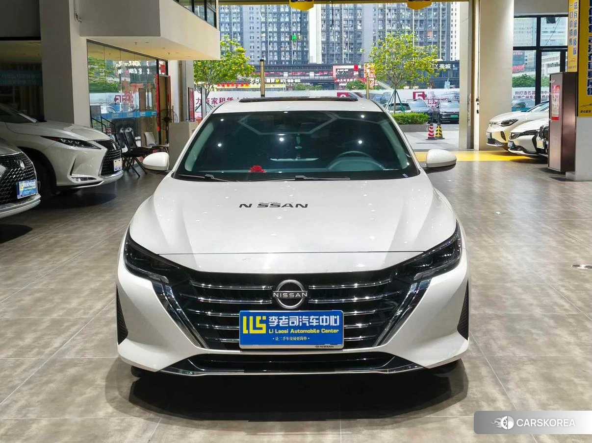 Nissan Sylphy 2023 Белый из Китая, фото 3