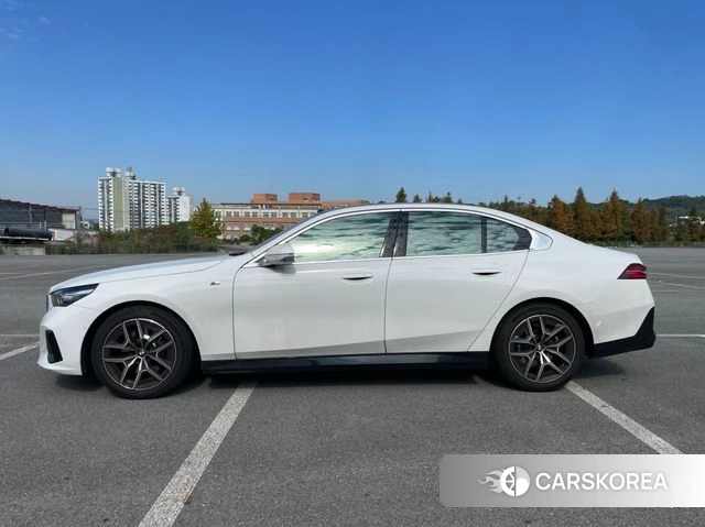 BMW 5 Series (G60) id 5026610 из Кореи 8