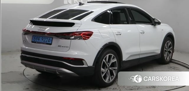 Audi Q4 e-Tron (F4) 2023 Белый из Кореи, фото 3