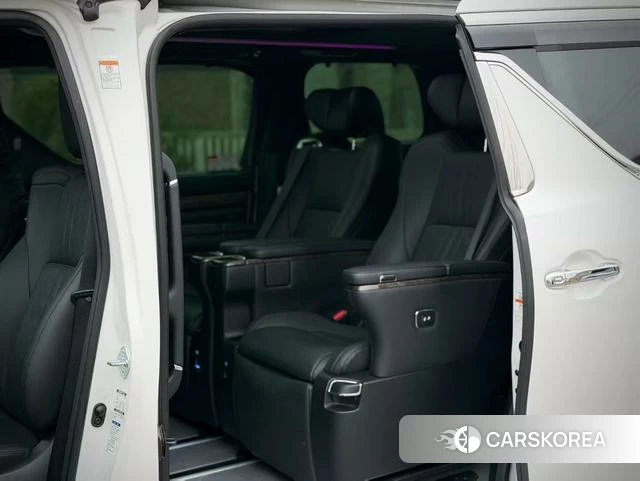 Toyota Vellfire 2022 Белый из Китая, фото 3