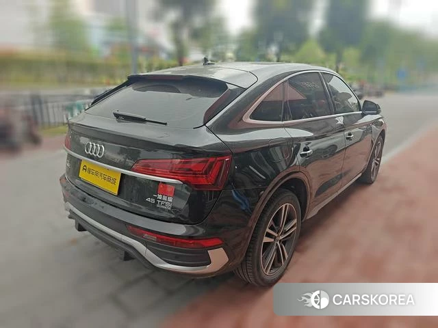 Audi Q5L 2021 Черный из Китая, фото 3