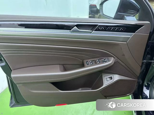 Volkswagen Phideon 2022 Синий из Китая, фото 6