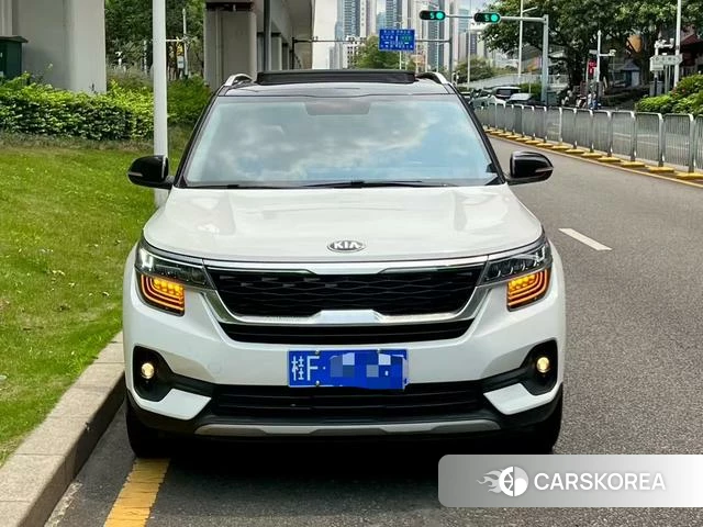 Kia KX3 2021 Белый из Китая, фото 3