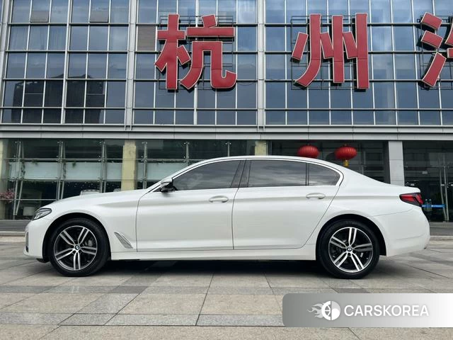 BMW 5 series 2021 Белый из Китая, фото 5