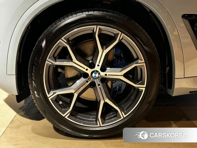 BMW X5 (G05) 2026 Светло-серебряный цвет из Кореи, фото 3