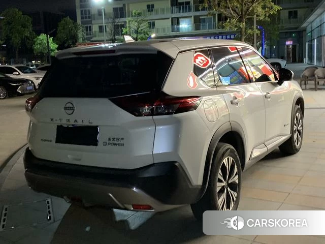 Nissan X-Trail 2023 Белый из Китая, фото 3