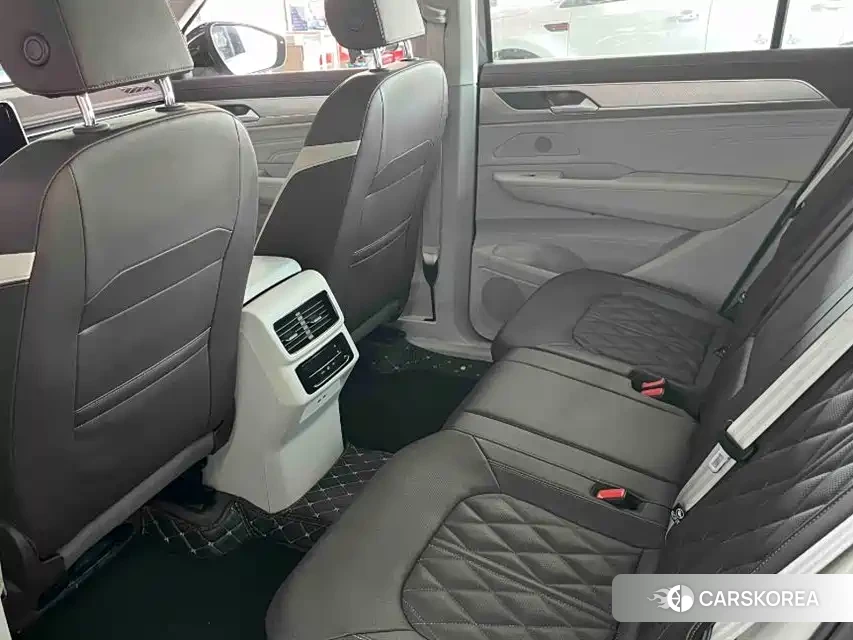 Volkswagen Range patrol 2023 Silver/gray из Китая, фото 3