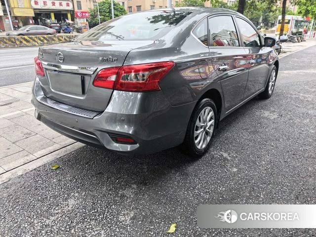 Nissan Sylphy 2024 Серебристо-серый из Китая, фото 6