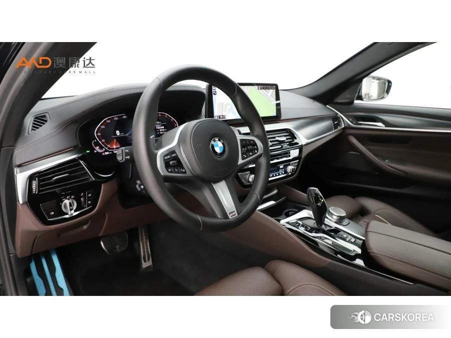 BMW 5 series 2020 Черный из Китая, фото 3