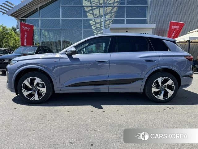 Audi Q6L 2026 Темно-серый из Китая, фото 3