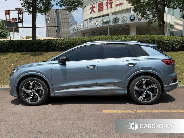 Audi Q4 2023 Темно-серый из Китая, фото 6