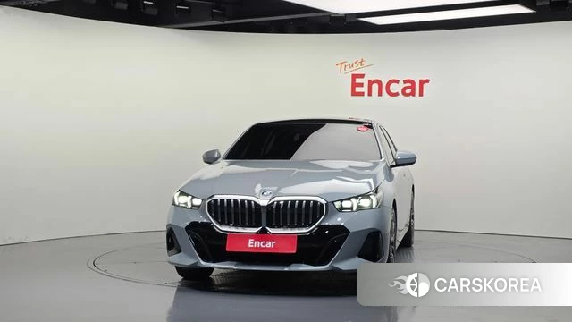 BMW 5 Series (G60) id 5033118 из Кореи 23