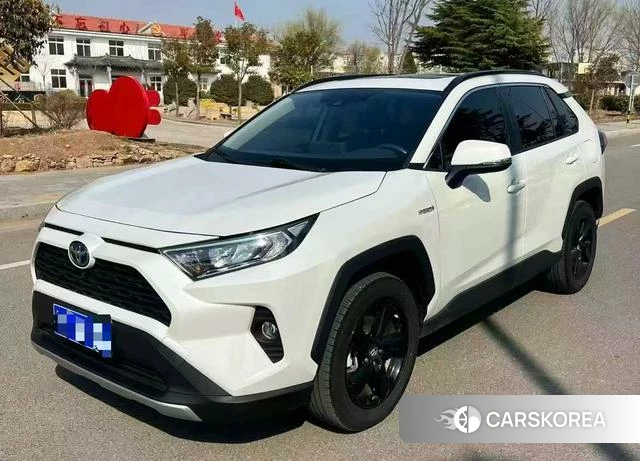 Toyota RAV4 2022 Белый из Китая, фото 3